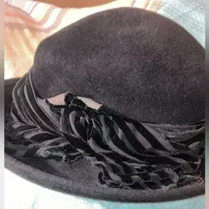 Louise Green | Accessories | Louise Green Santa Monica Black  display picture 2